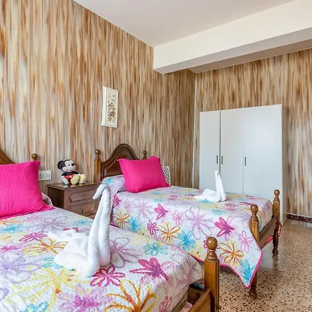 Stunning In With Kitchen * Finisterre