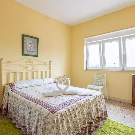 Stunning In With Kitchen Holiday home *
